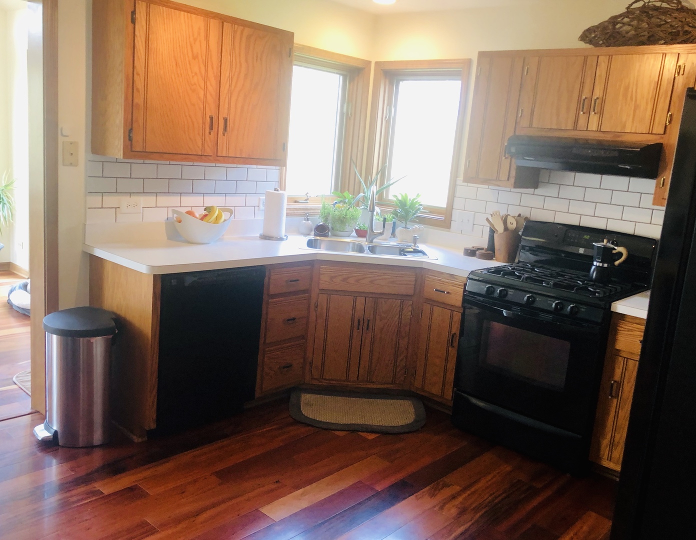 34 River Bend Road Montgomery, IL 60538 - Photo 10 of 33 a kitchen with a sink stove and cabinets