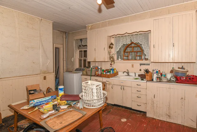 $240,000 | 16 Buckfield Road, Paris, ME 04281