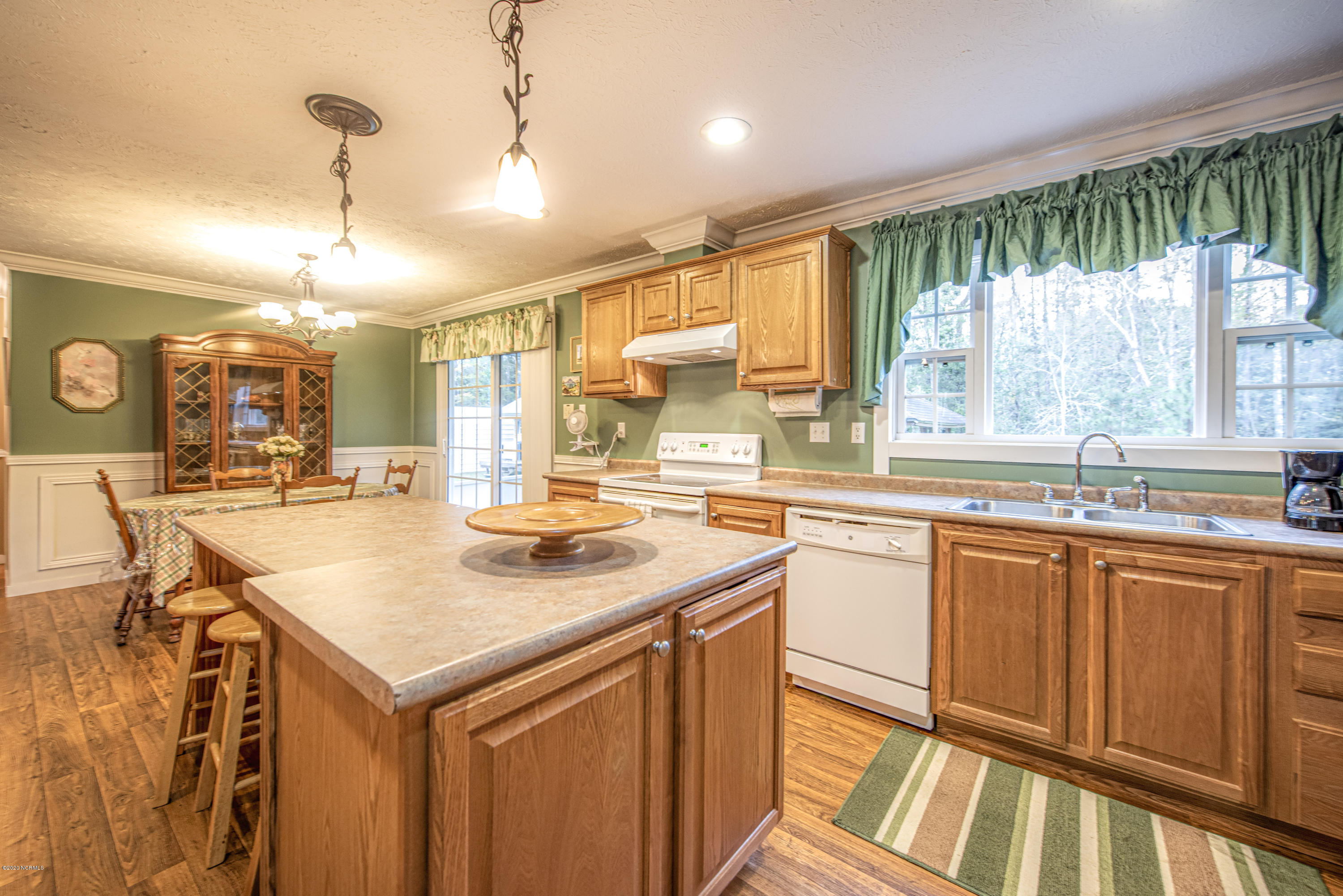 493 King Neck Road New Bern, NC 28560 - Photo 13 of 27 Kitchen