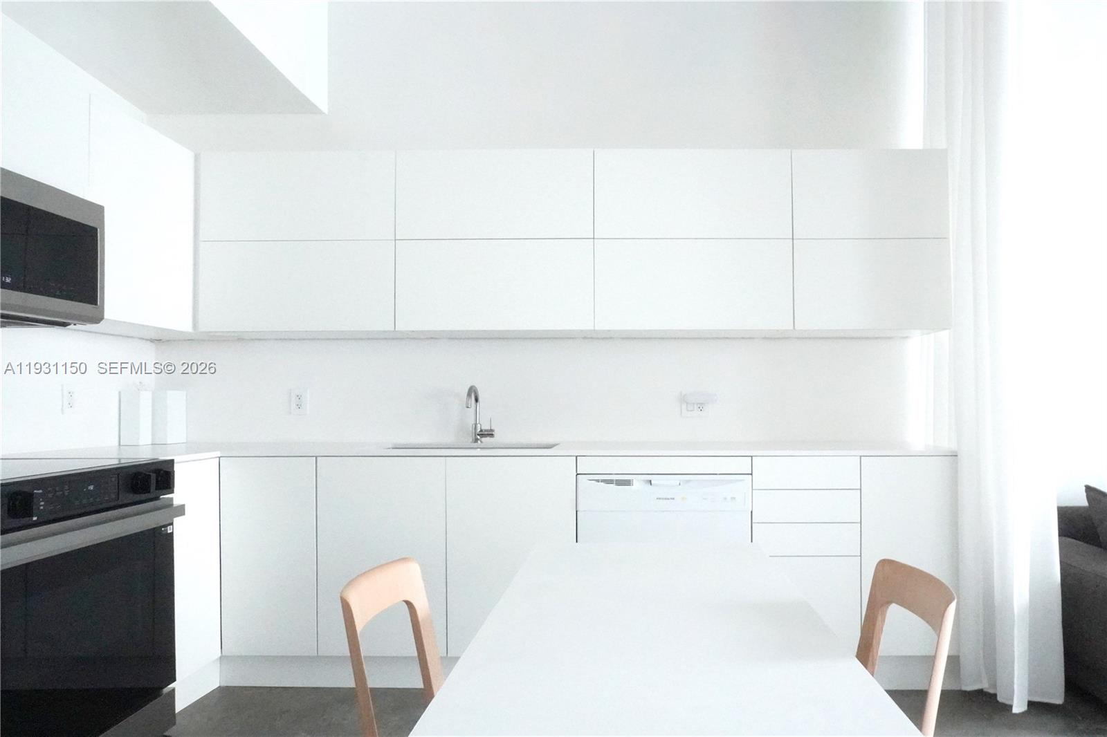 133 Northeast 2nd Avenue, Unit 1608 Miami, FL 33132 - Photo 4 of 55 Renovated kitchen. All new appliances, Samsung.