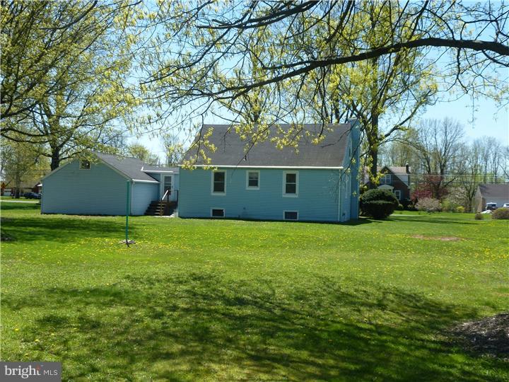 27 Ridge Valley Road Sellersville, PA 18960 - Photo 4 of 15