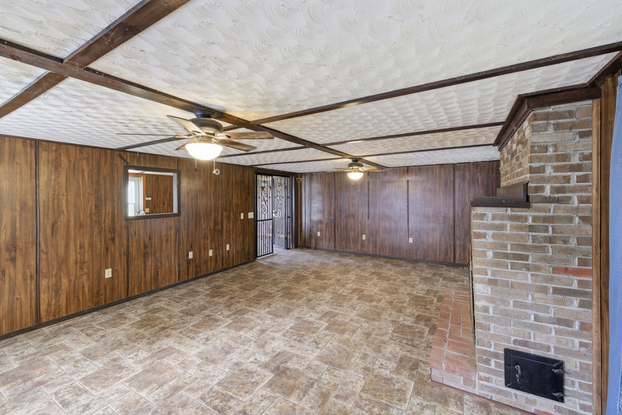 207 Center Street Portland, TN 37148 - Photo 6 of 26 a view of an empty room