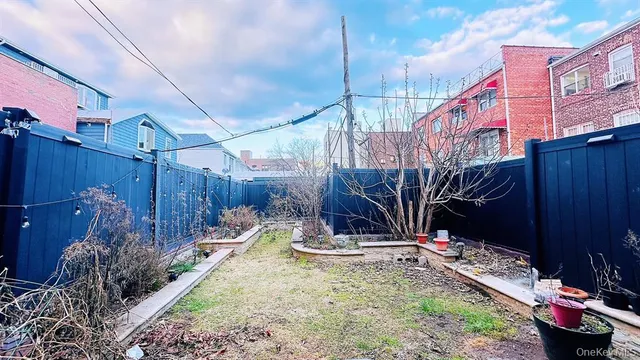 $1,679,000 | 64-09 Woodside Avenue, Unit 2 FAMILY FRAME | Woodside