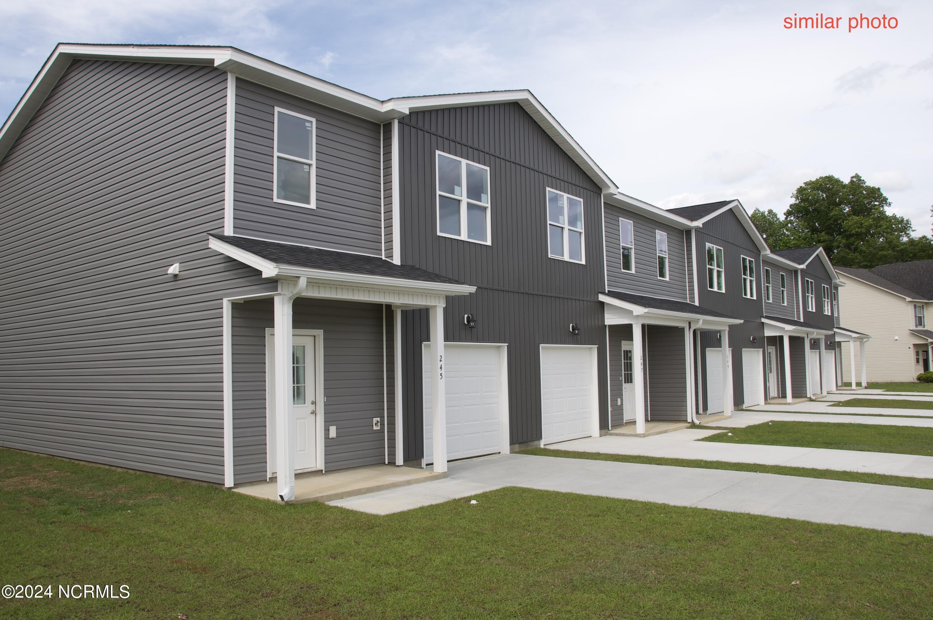 241 Winstead Loop Richlands, NC 28574 - Photo 2 of 38 SIMILAR PHOTO