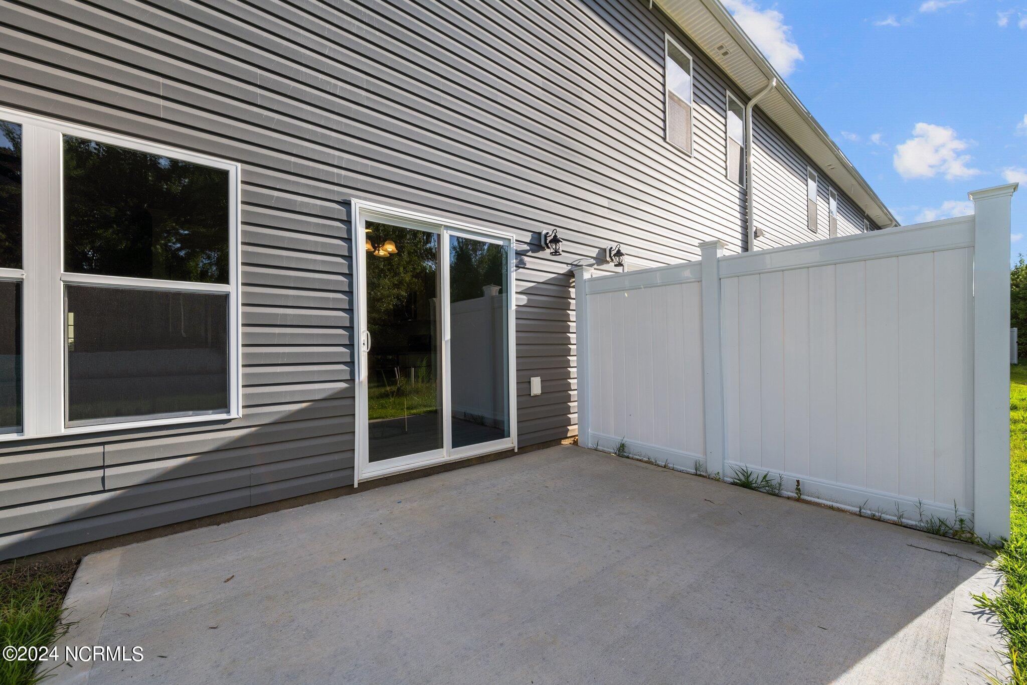 241 Winstead Loop Richlands, NC 28574 - Photo 28 of 38 SIMILAR PHOTO