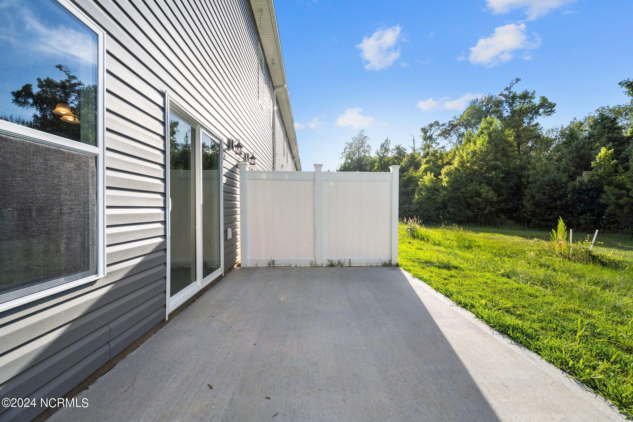 241 Winstead Loop Richlands, NC 28574 - Photo 29 of 38 SIMILAR PHOTO