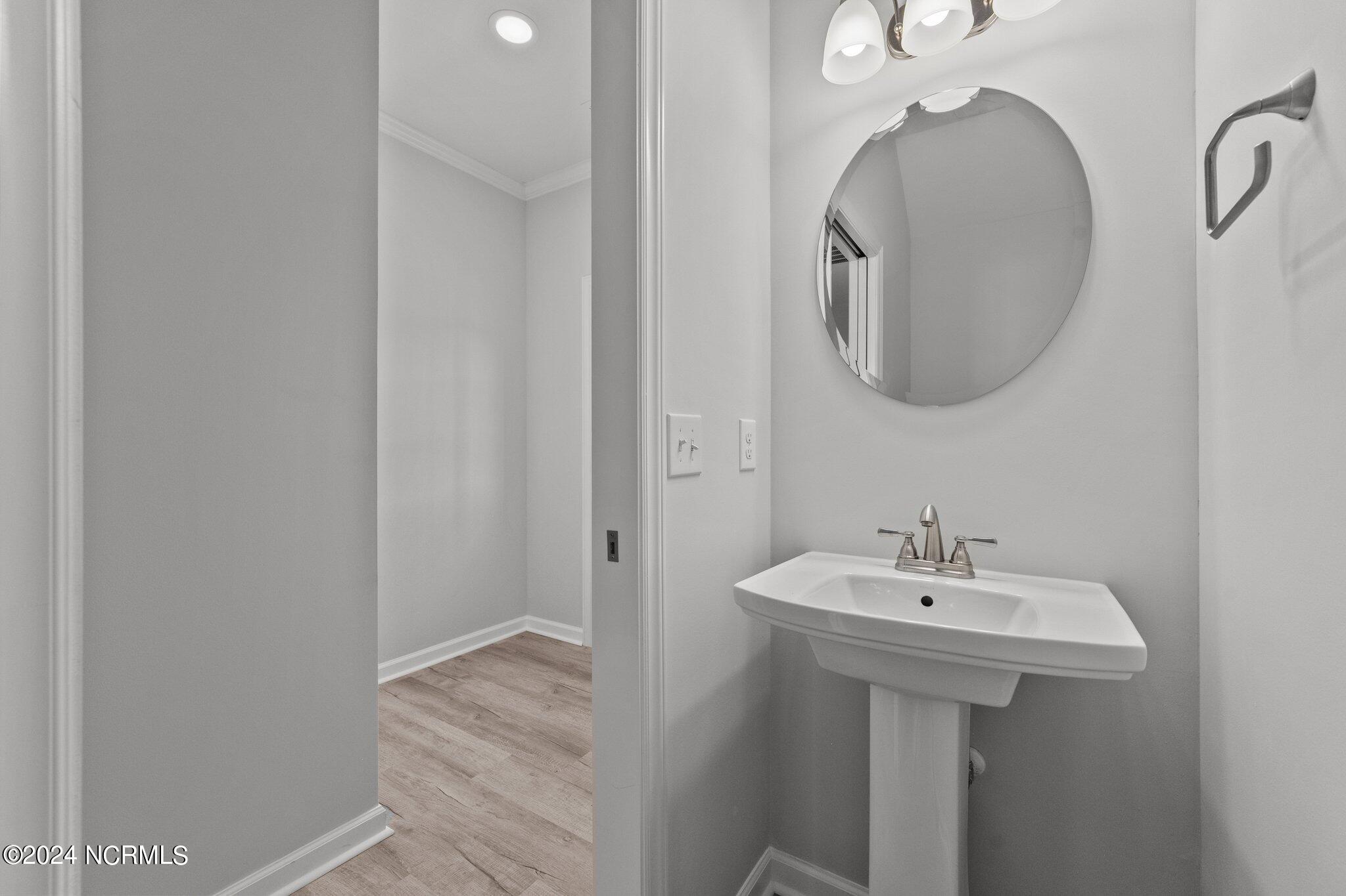 241 Winstead Loop Richlands, NC 28574 - Photo 5 of 38 SIMILAR PHOTO