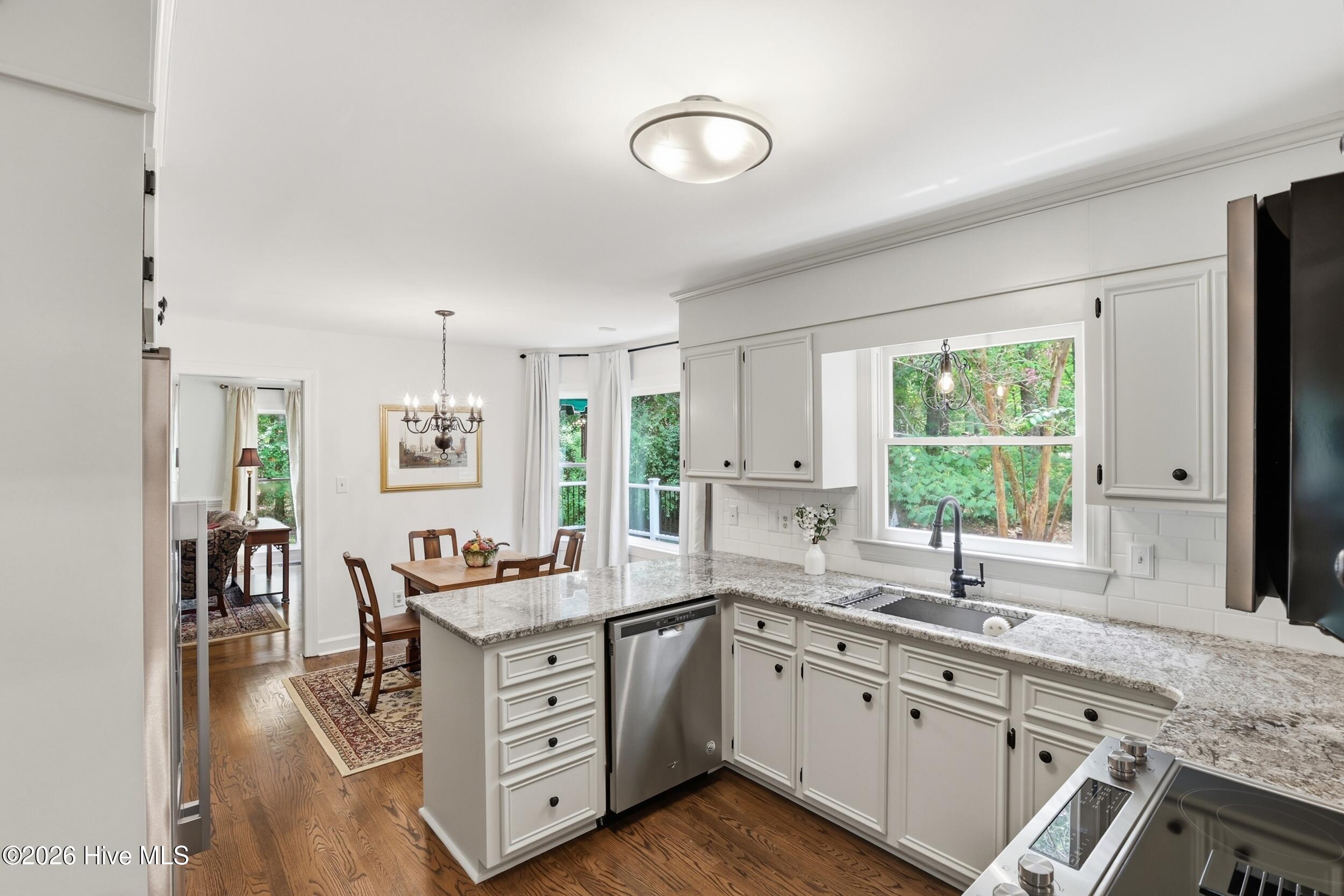 121 South Reed Drive Washington, NC 27889 - Photo 5 of 34