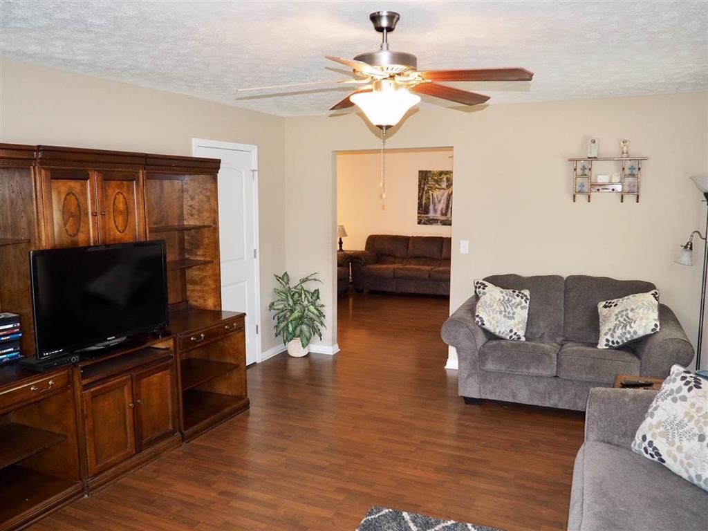346 Tree Line Road Henderson, KY 42420 - Photo 2 of 23 Gallery Image 2