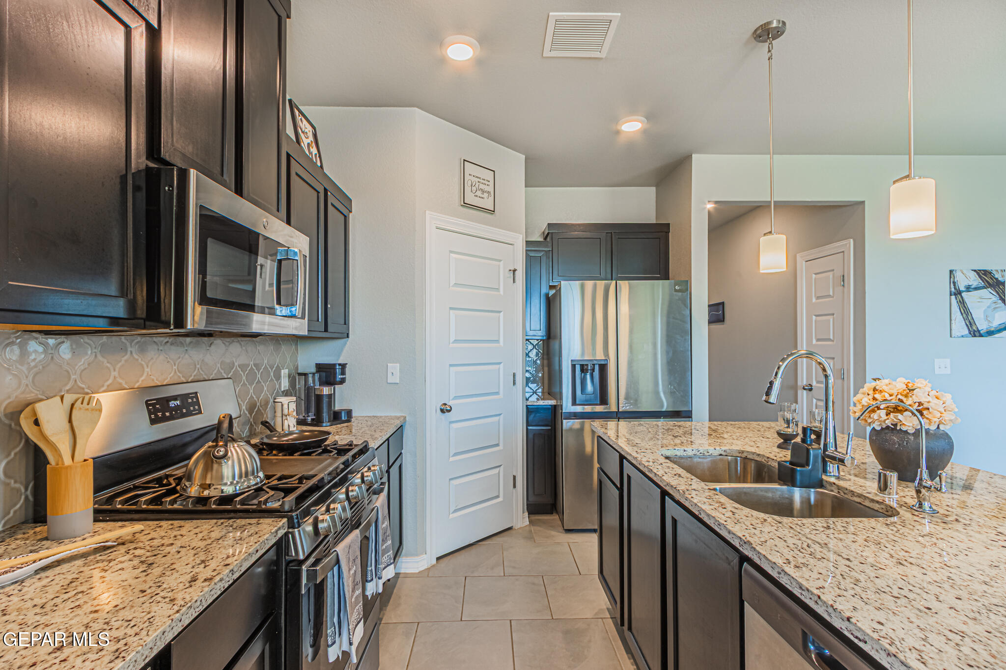 1632 Sam Dominguez El Paso, TX 79928 - Photo 13 of 34 Kitchen