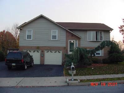 1698 Middle Road Bethlehem, PA 18017 - Photo 1 of 4 Gallery Image 1