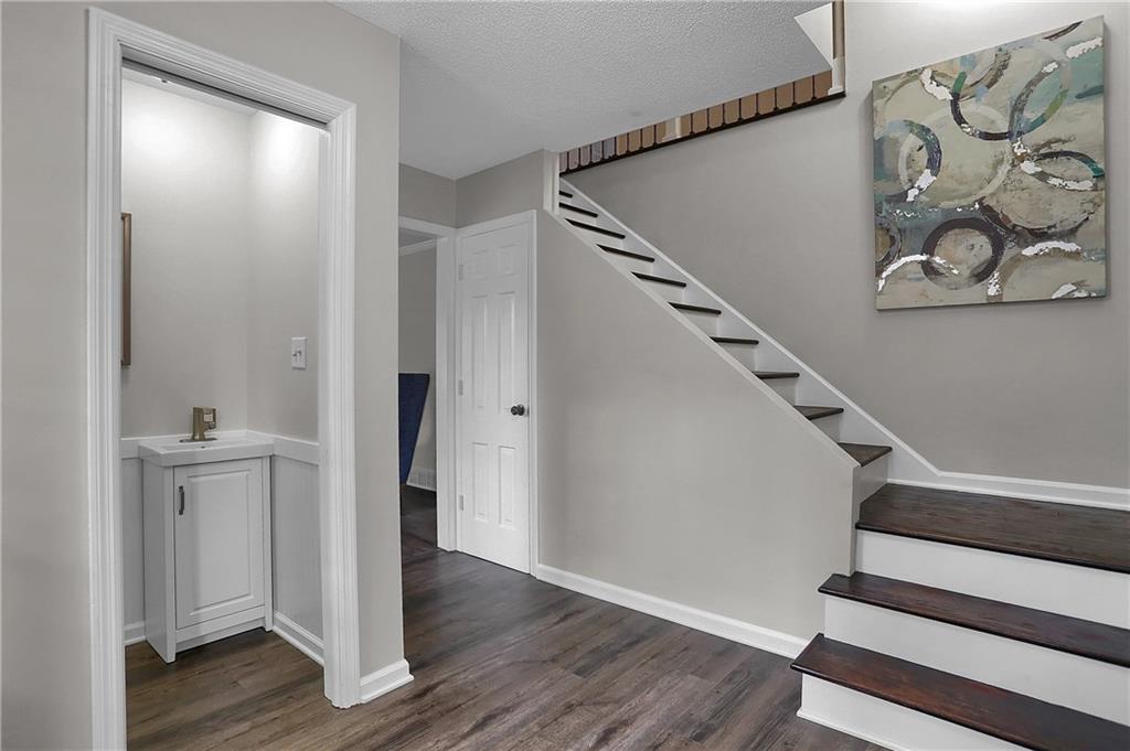 7463 Avalon Trail Road Indianapolis, IN 46250 - Photo 5 of 57 Gallery Image 5