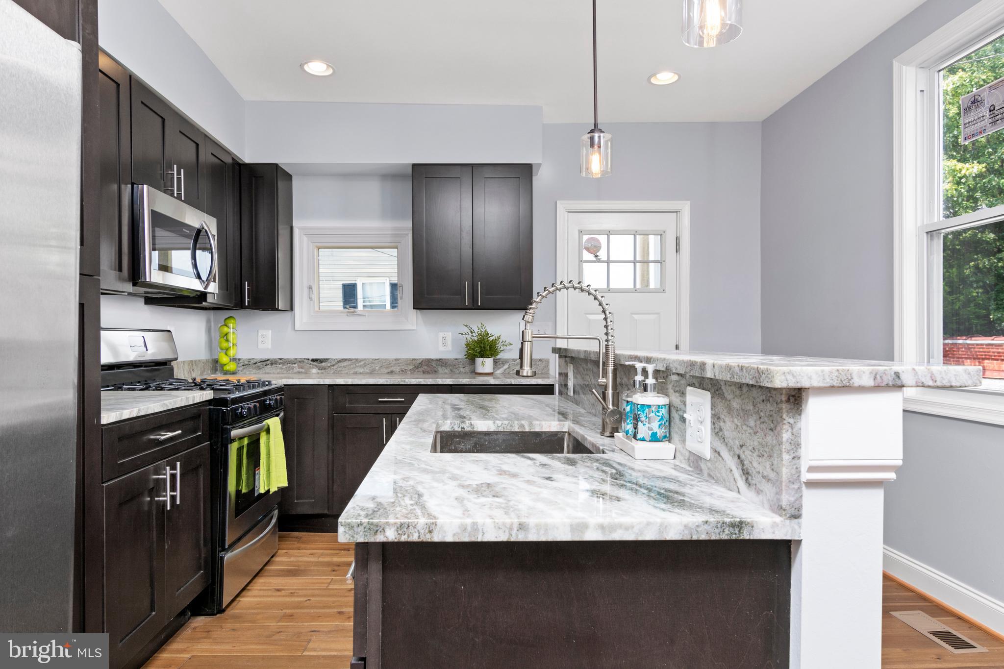 3738 Falls Road Baltimore, MD 21211 - Photo 7 of 39 Everything stainless steel and under a year old.