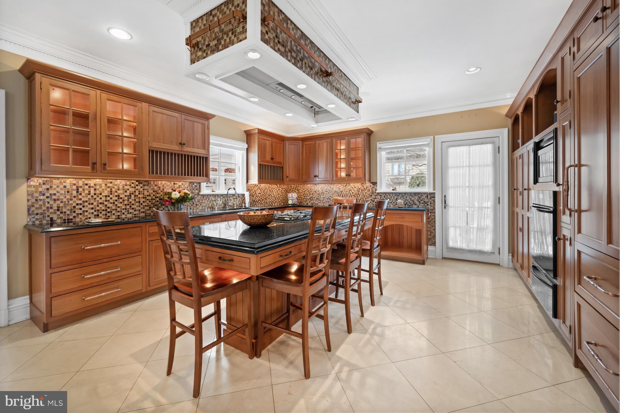 1900 Field Road Wilmington, DE 19806 - Photo 18 of 90 Chef's kitchen.