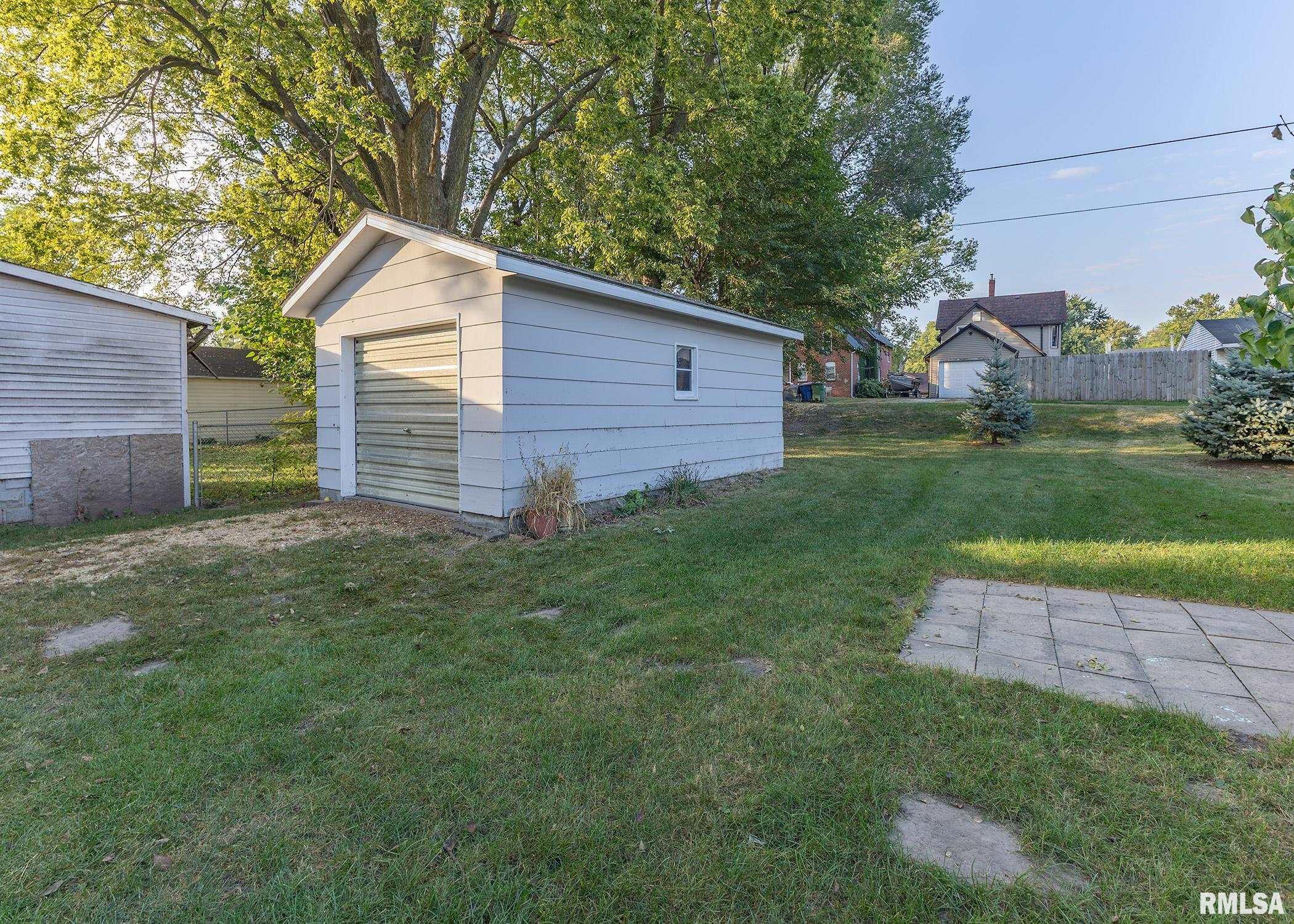 239 17th Place Clinton, IA 52732 - Photo 21 of 23