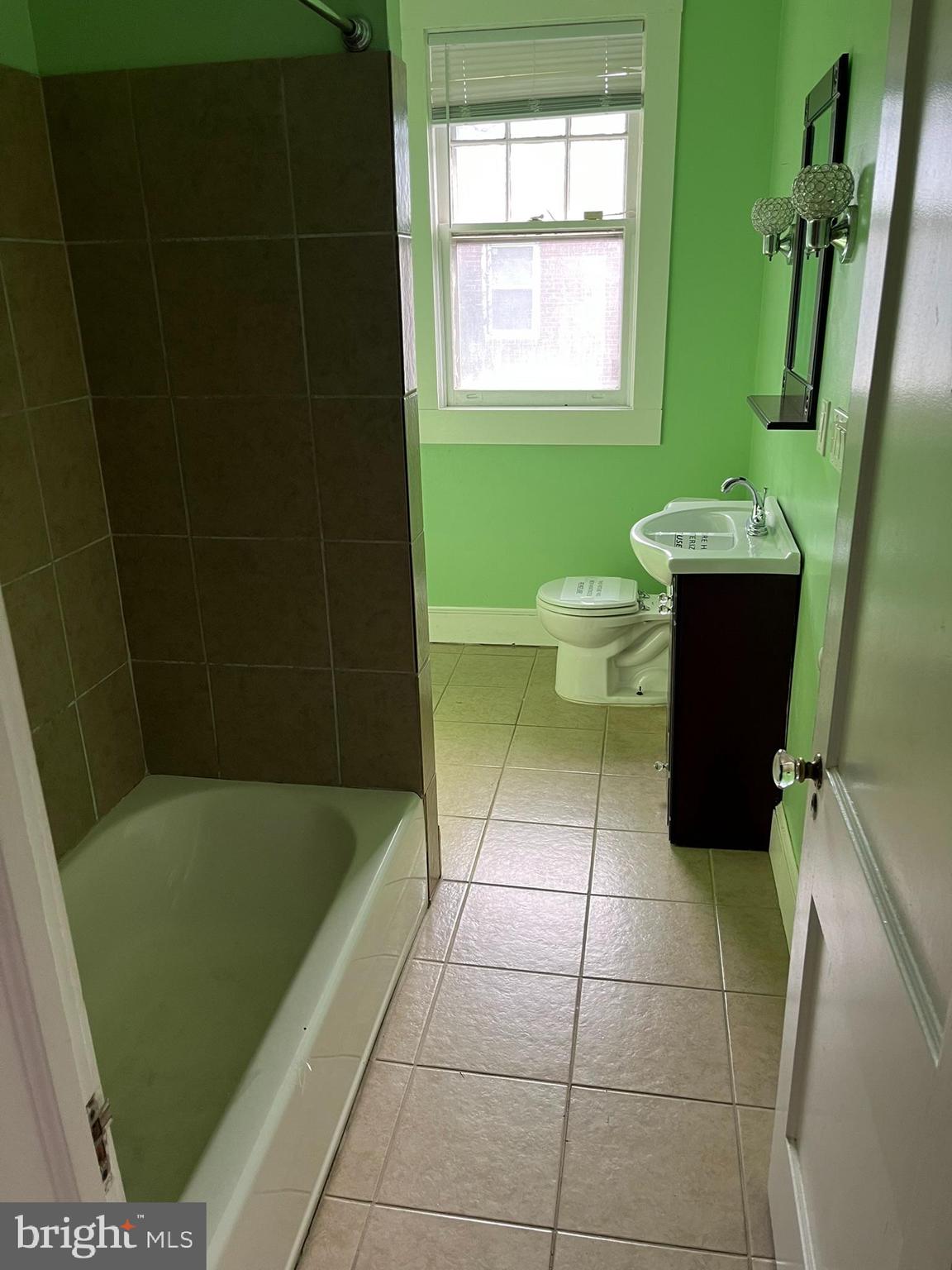 524 Stamford Road Baltimore, MD 21229 - Photo 20 of 37 1st Floor Bath