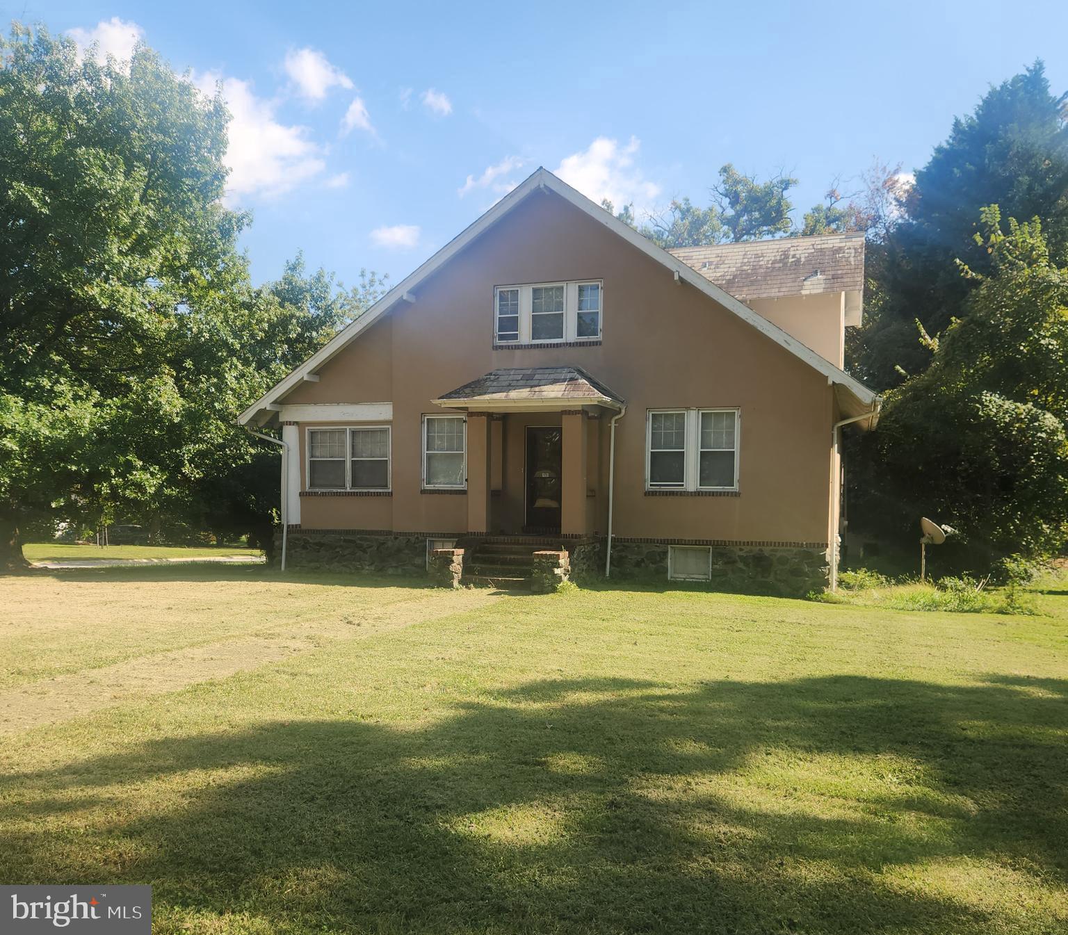 524 Stamford Road Baltimore, MD 21229 - Photo 5 of 37