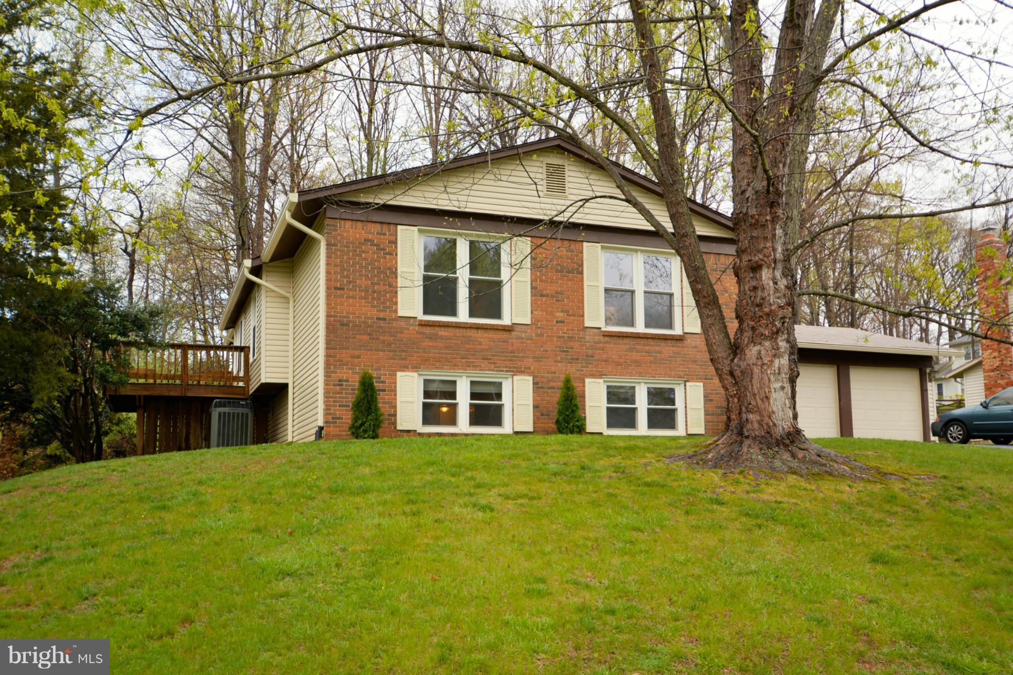 9142 Rockefeller Lane Springfield, VA 22153 - Photo 2 of 28 Exterior (Front)