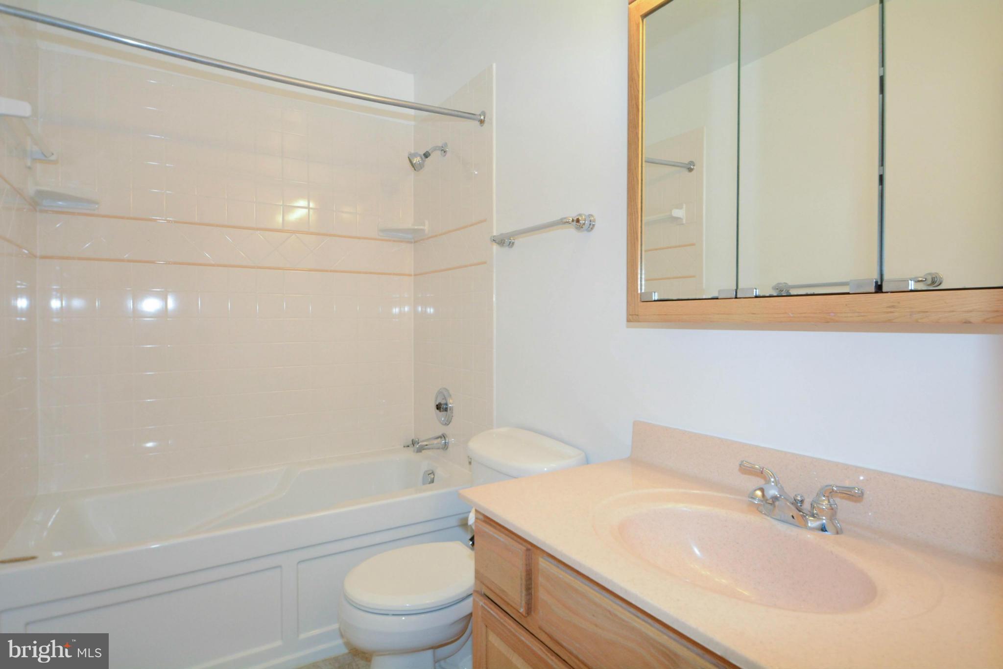 9142 Rockefeller Lane Springfield, VA 22153 - Photo 23 of 28 Bath