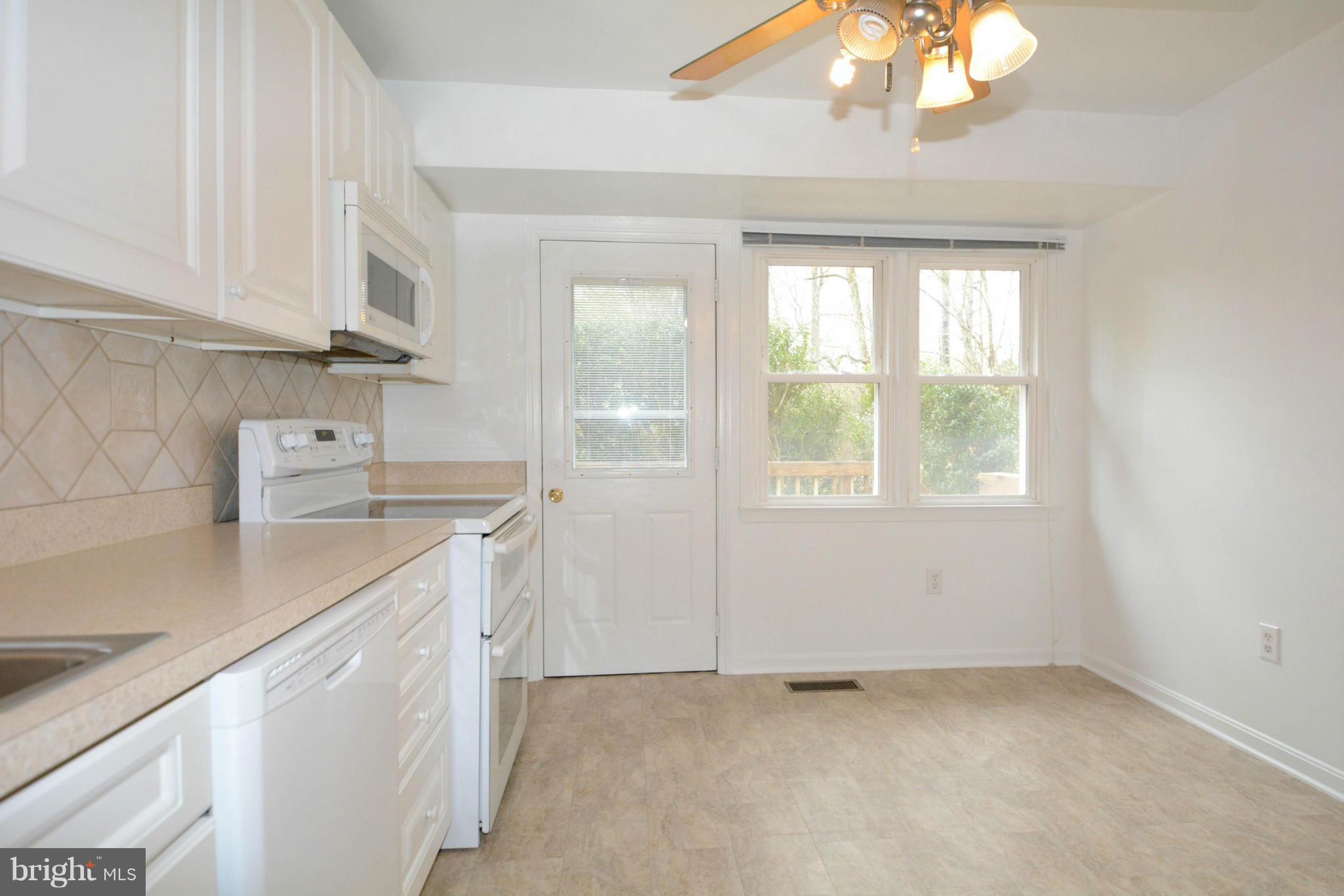 9142 Rockefeller Lane Springfield, VA 22153 - Photo 8 of 28 Kitchen