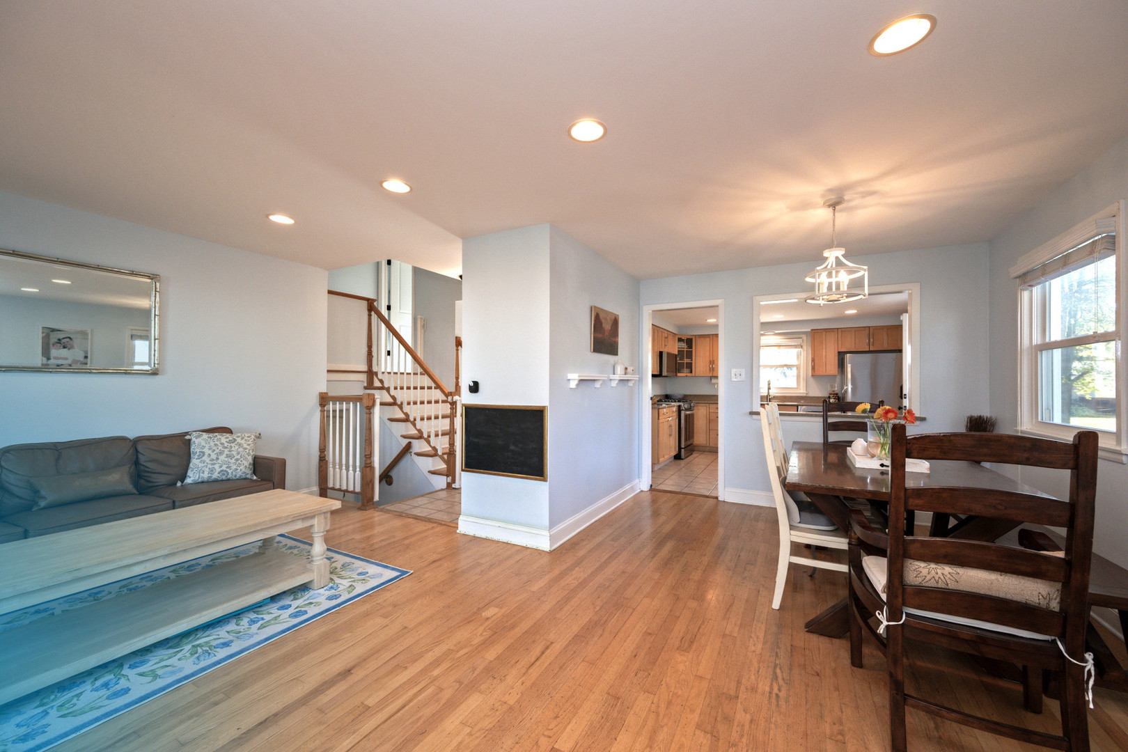 950 Brookside Lane Deerfield, IL 60015 - Photo 10 of 13 a living room with furniture and a wooden floor
