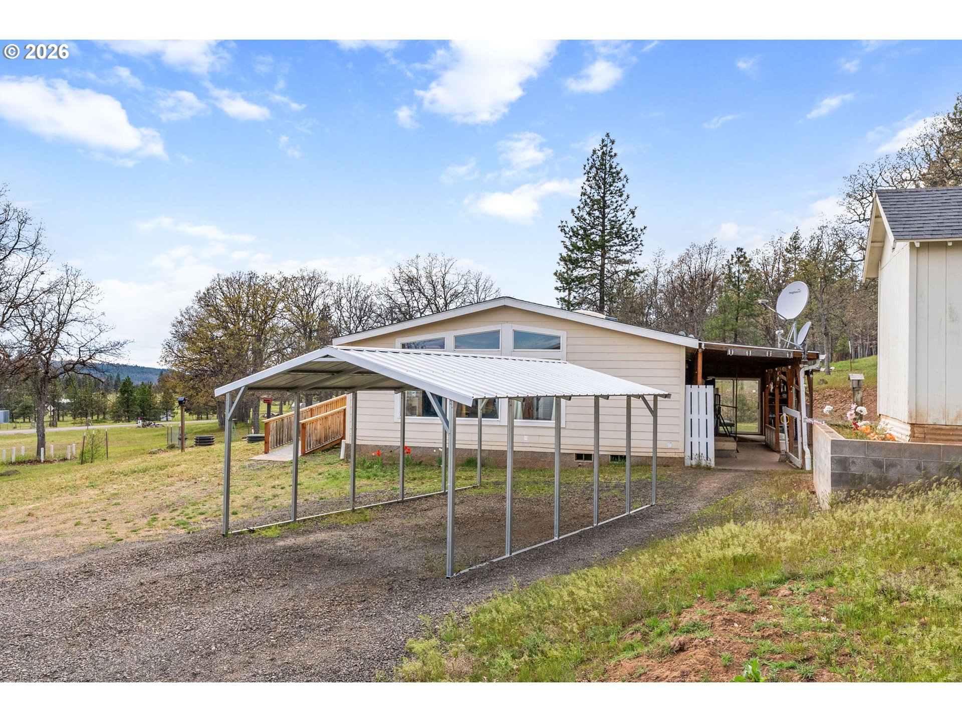 351 Woodland Road Goldendale, WA 98620 - Photo 4 of 47