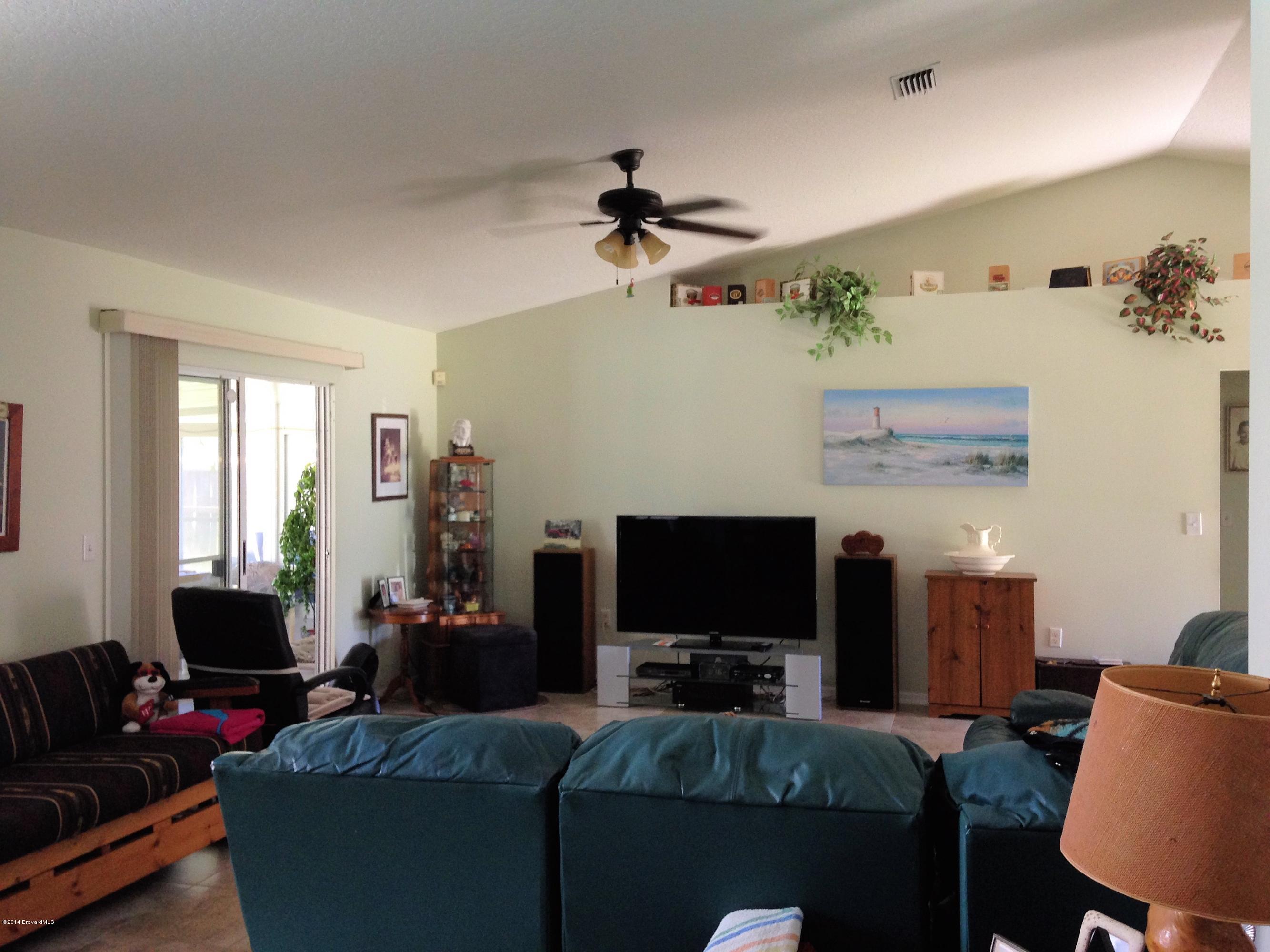 5246 Bridge Road Cocoa, FL 32927 - Photo 8 of 44 LIVING ROOM