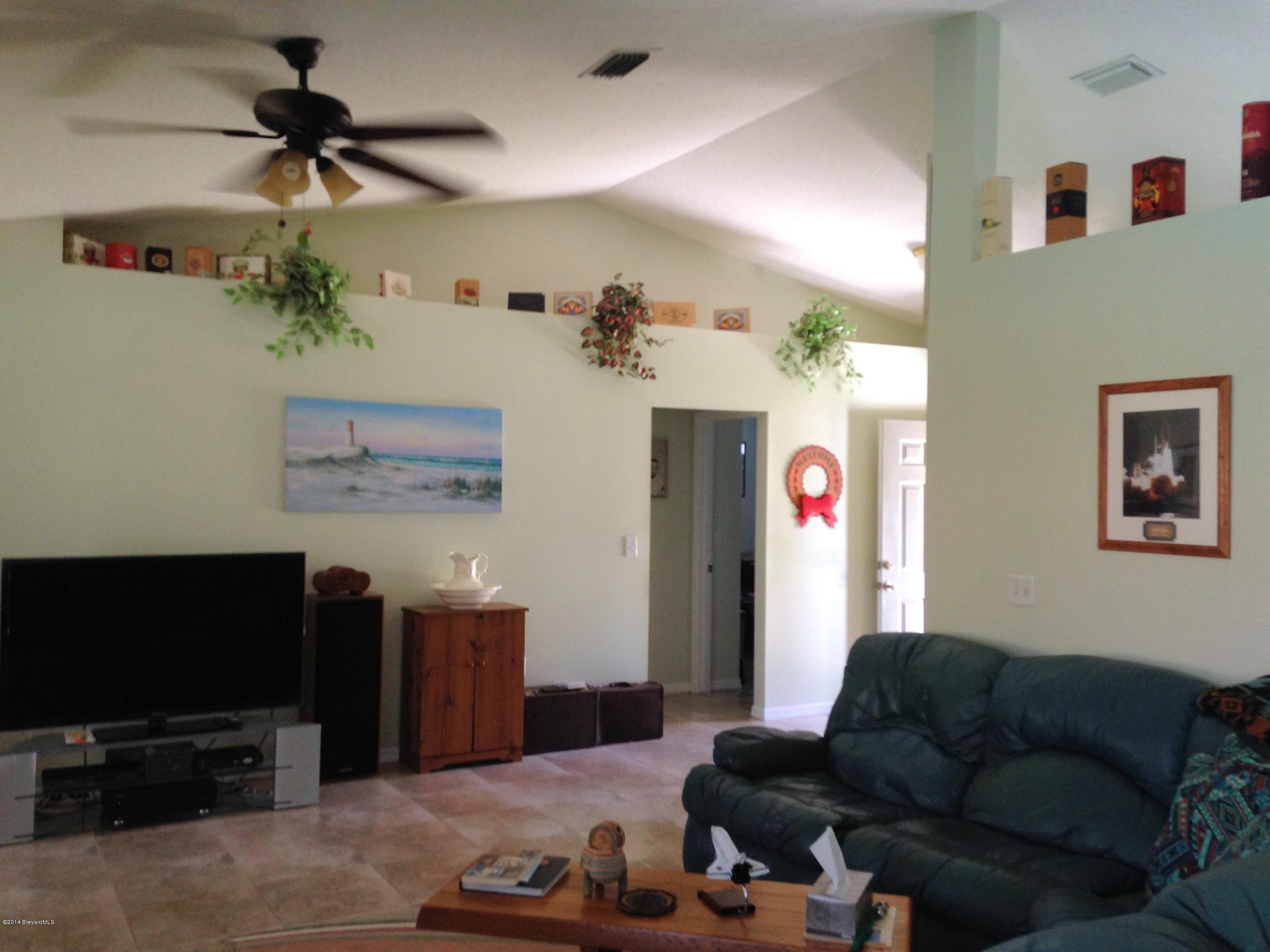 5246 Bridge Road Cocoa, FL 32927 - Photo 9 of 44 LIVING ROOM