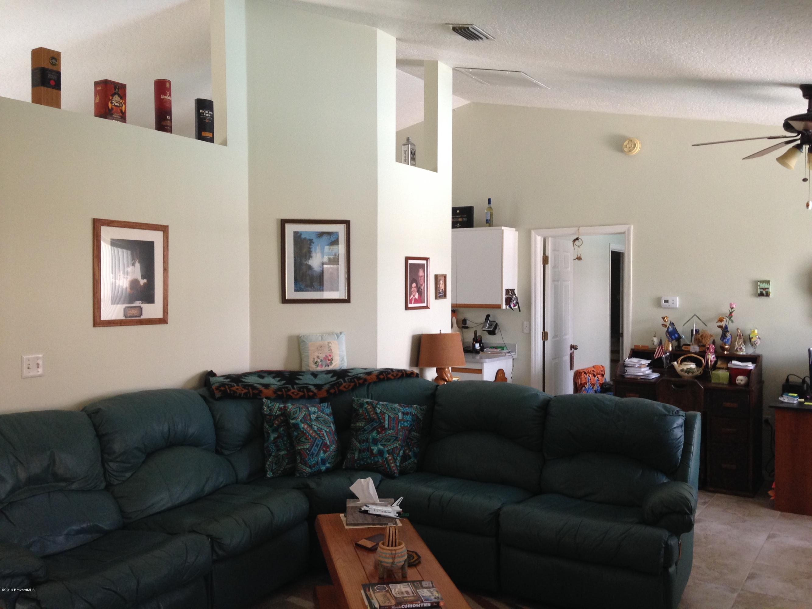 5246 Bridge Road Cocoa, FL 32927 - Photo 10 of 44 LIVING ROOM