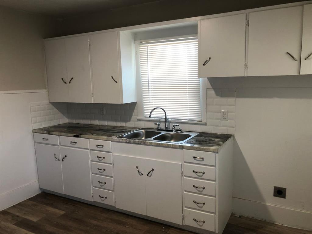 502 Cottonwood Street, Unit 1 Coleman, TX 76834 - Photo 12 of 16