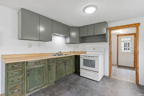 $100,000 | 770 South May Drive, Cromwell, IN 46732