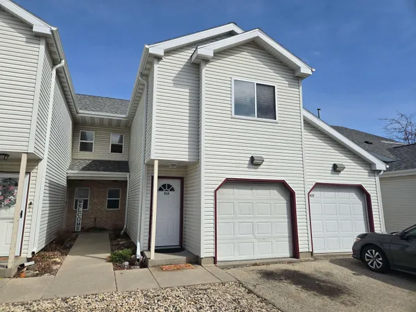 $249,900 | 939 Rockefeller Lane, Madison, WI 53704