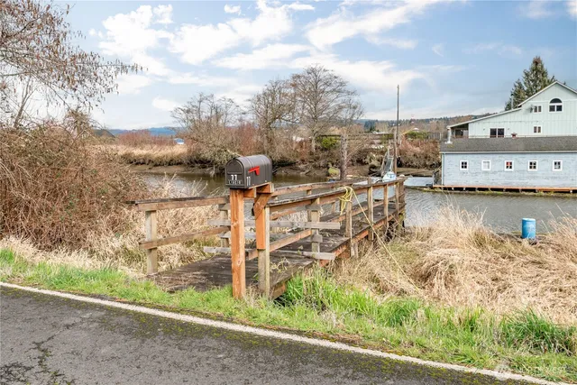 $520,000 | 77 South Welcome Slough Road, Cathlamet, WA 98612