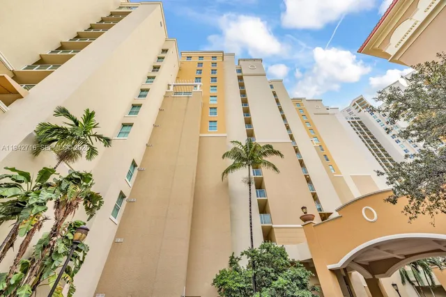 $5,200 | 3340 Northeast 190th Street, Unit 1408, Aventura, FL 33180