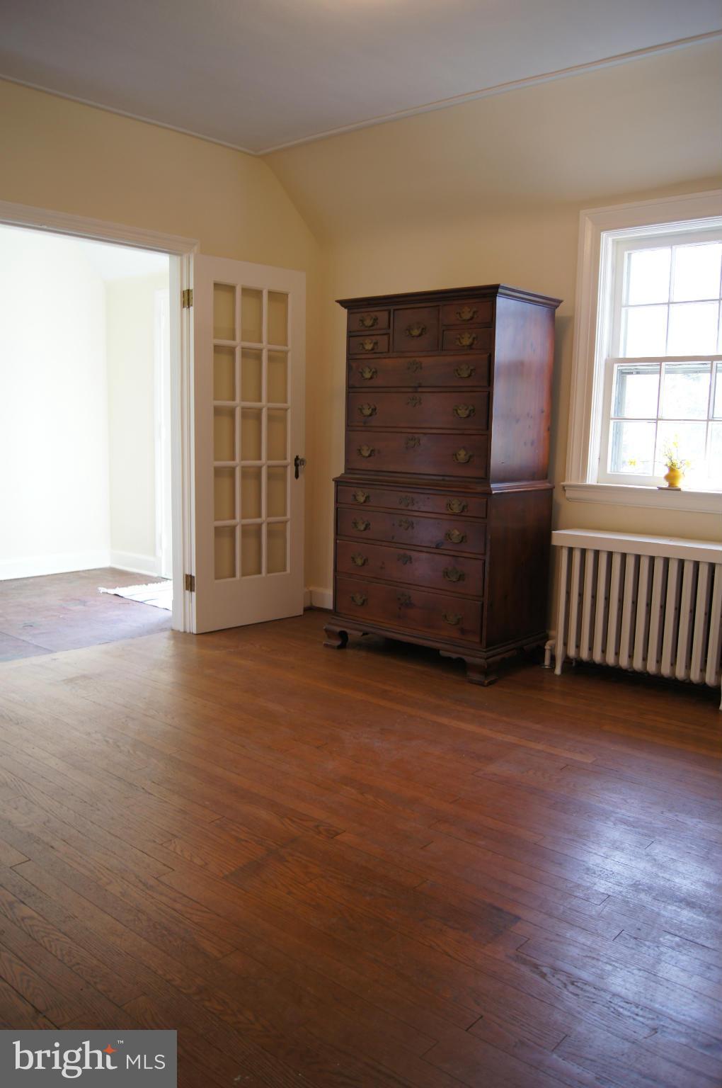 7101 Copeleigh Road Baltimore, MD 21212 - Photo 16 of 30 an empty room with windows