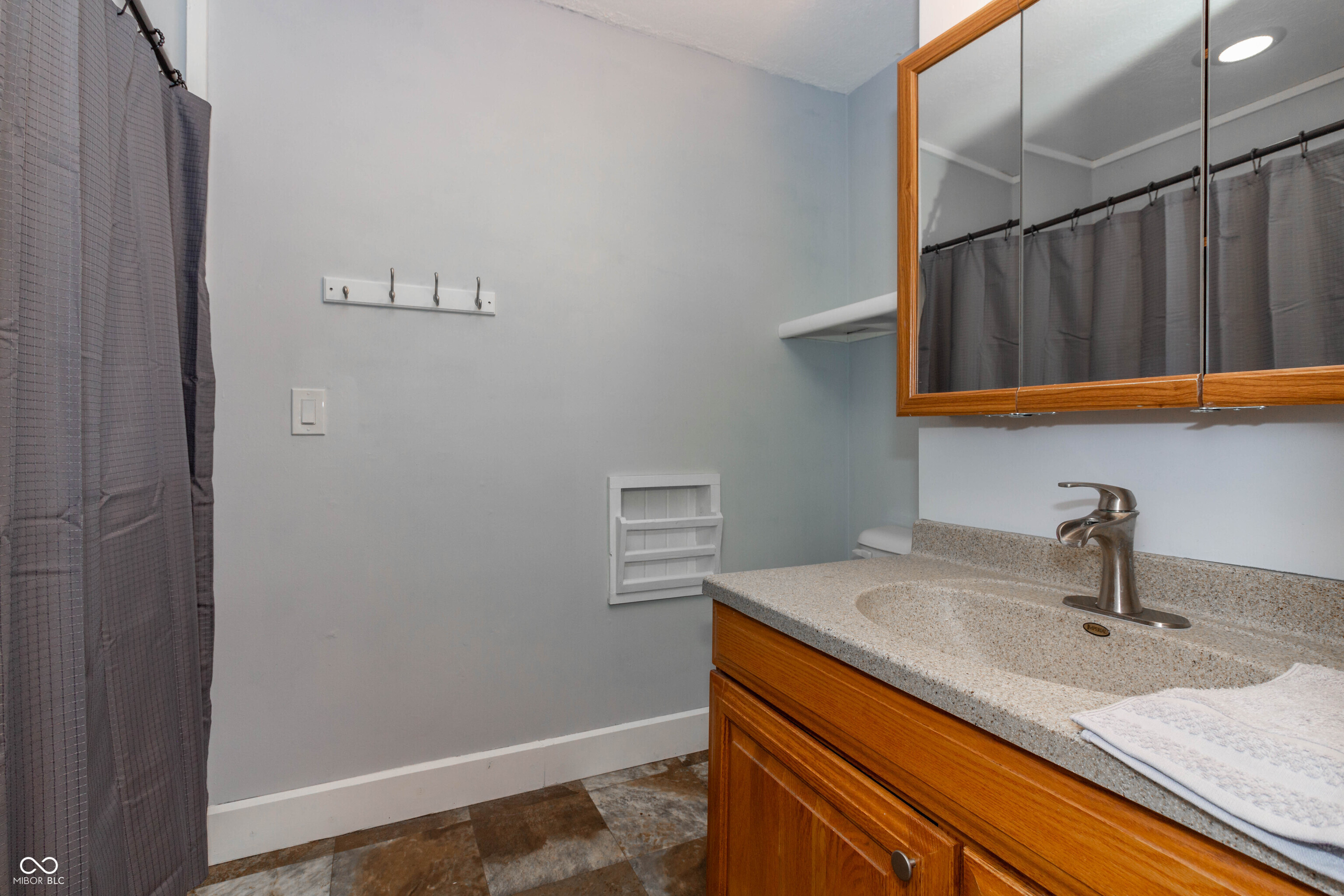 7356 Robertson Road Trafalgar, IN 46181 - Photo 11 of 22 Gallery Image 11