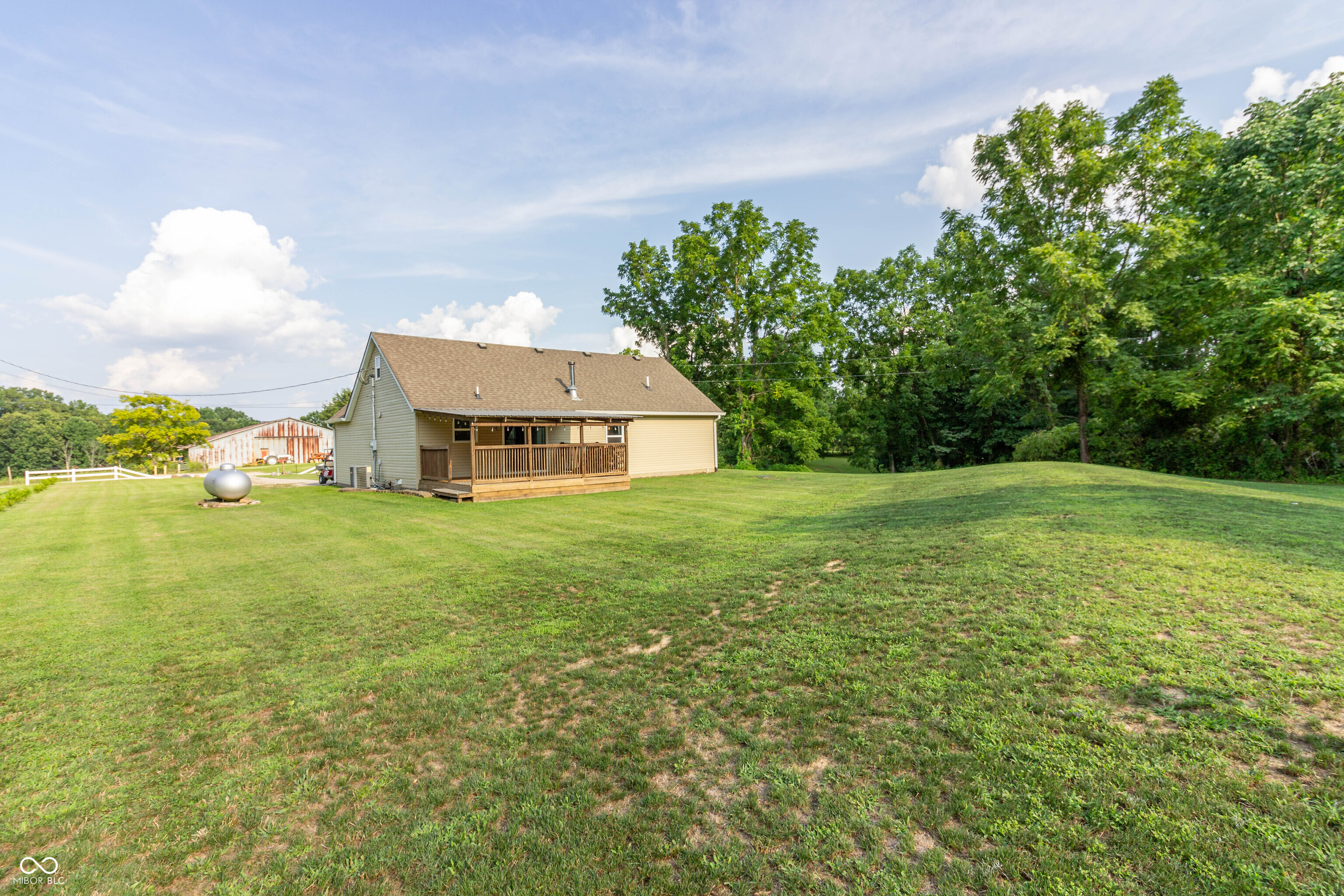 7356 Robertson Road Trafalgar, IN 46181 - Photo 21 of 22 Gallery Image 21