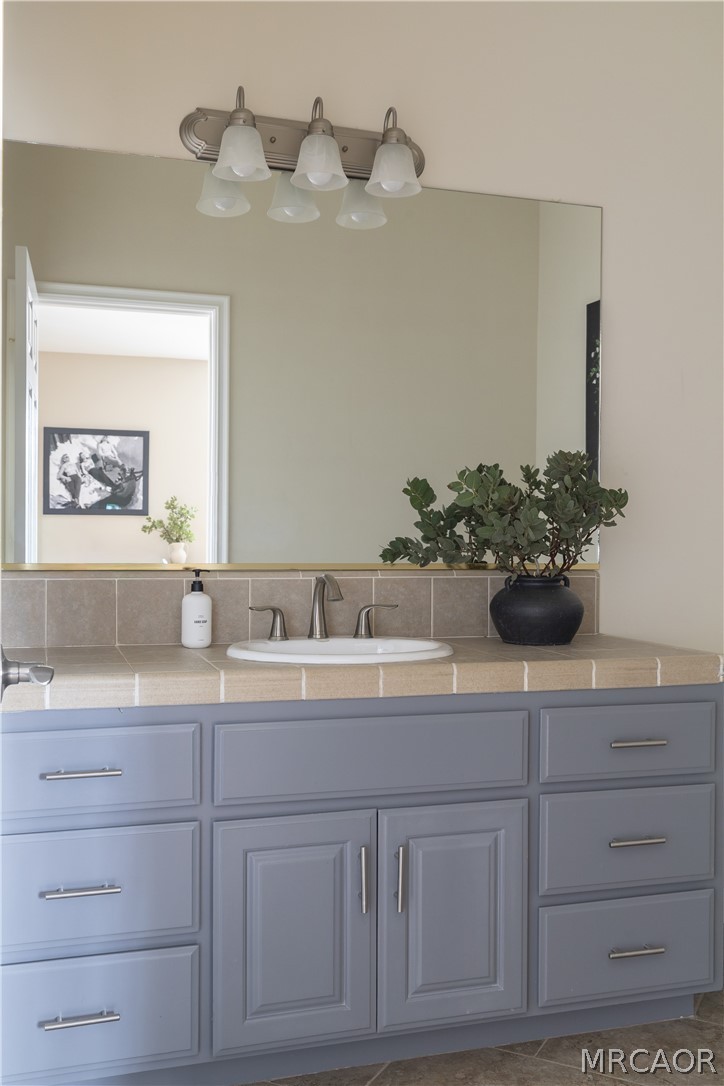 28537 North Shore Road Lake Arrowhead, CA 92352 - Photo 19 of 32