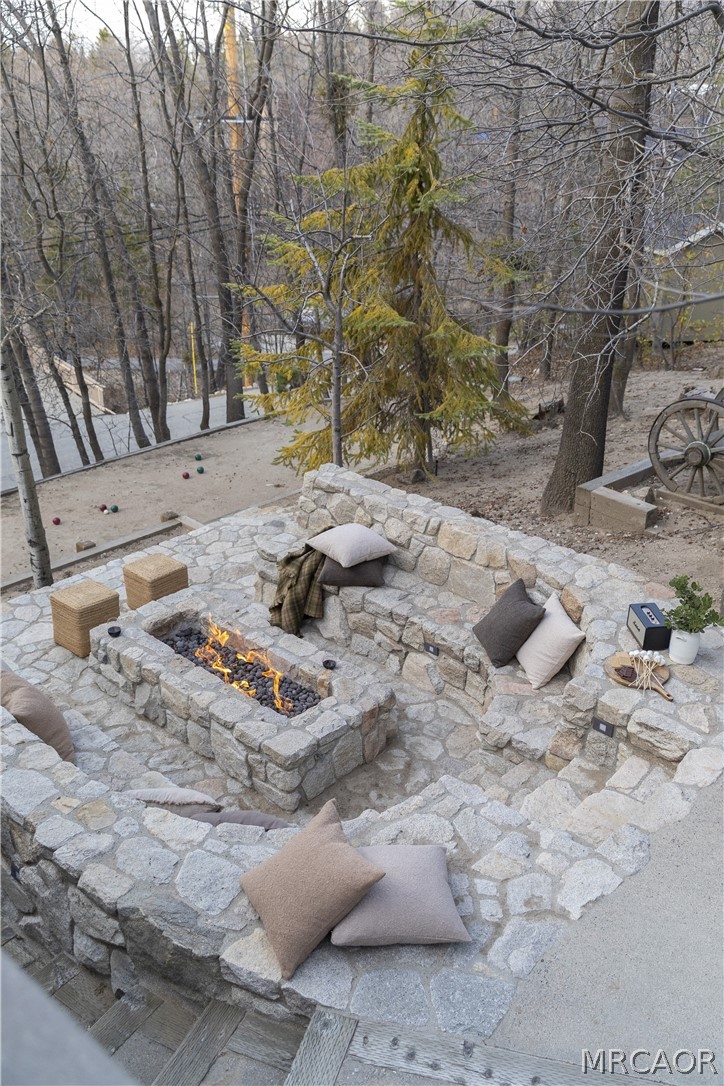 28537 North Shore Road Lake Arrowhead, CA 92352 - Photo 23 of 32