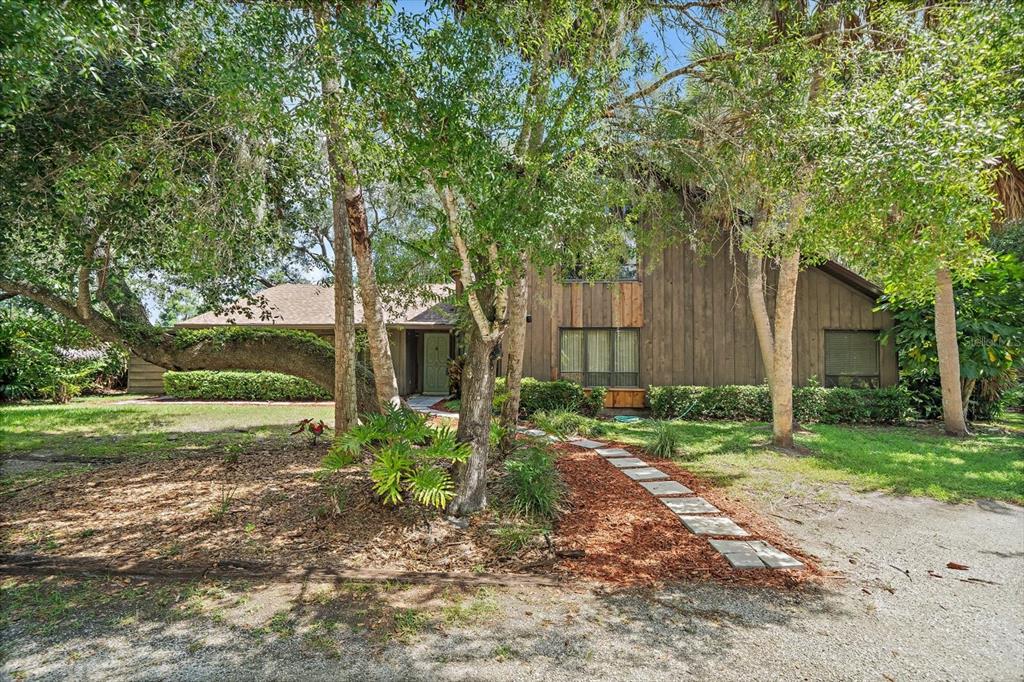 6841 Porter Road Sarasota, FL 34240 - Photo 3 of 41 Gallery Image 3