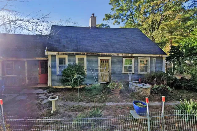 $350,000 | 389 Elmdale Road, Scituate, RI 02857