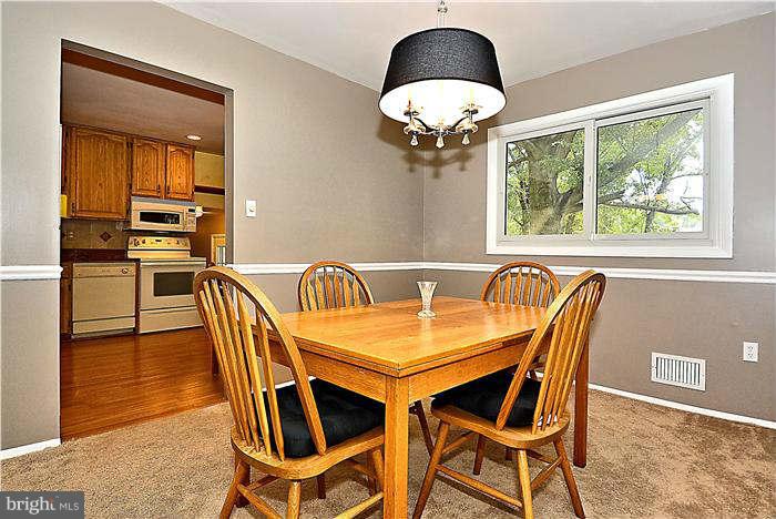 17317 Hughes Road Poolesville, MD 20837 - Photo 5 of 29 Dining Room
