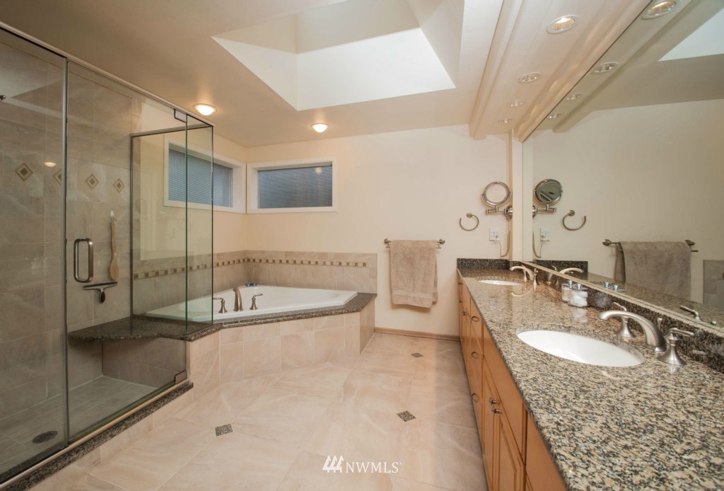 18609 139th Way Southeast Renton, WA 98058 - Photo 13 of 21 Gallery Image 13