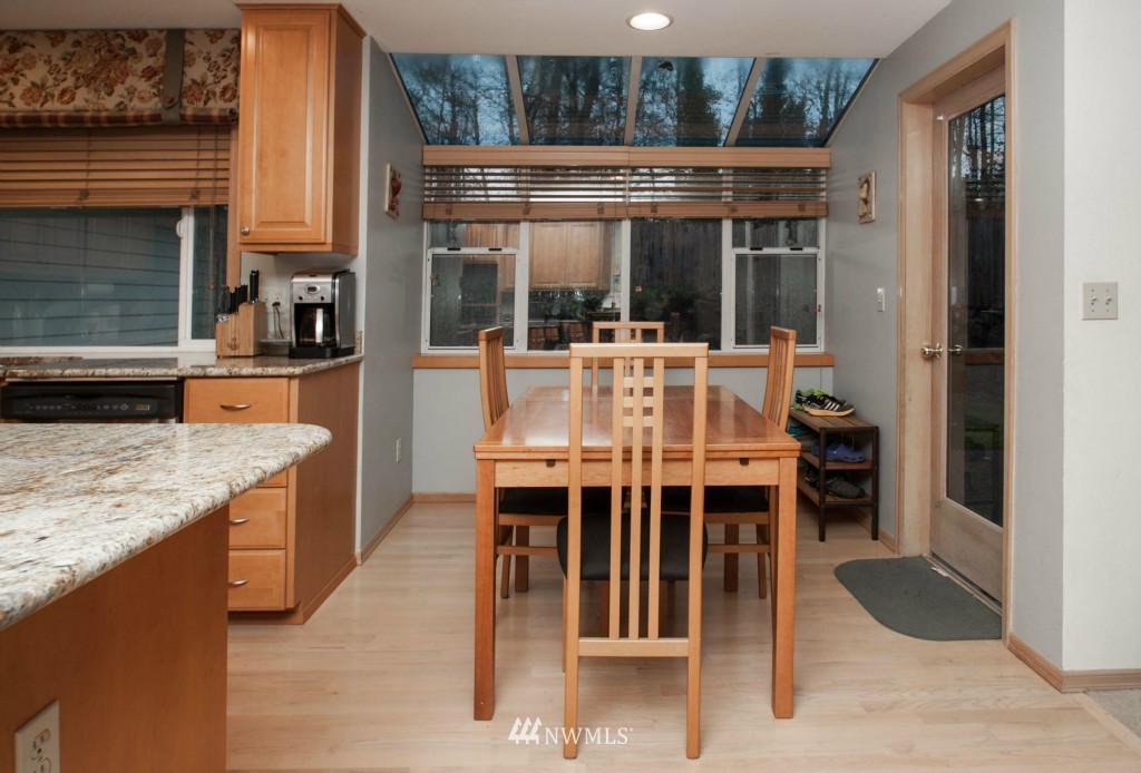 18609 139th Way Southeast Renton, WA 98058 - Photo 8 of 21 Gallery Image 8