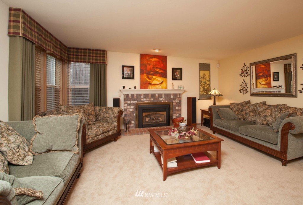 18609 139th Way Southeast Renton, WA 98058 - Photo 9 of 21 Gallery Image 9