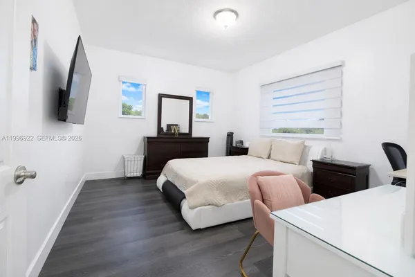 $7,000 | 15045 Southwest 38th Terrace, Unit 15045, Miami, FL 33185