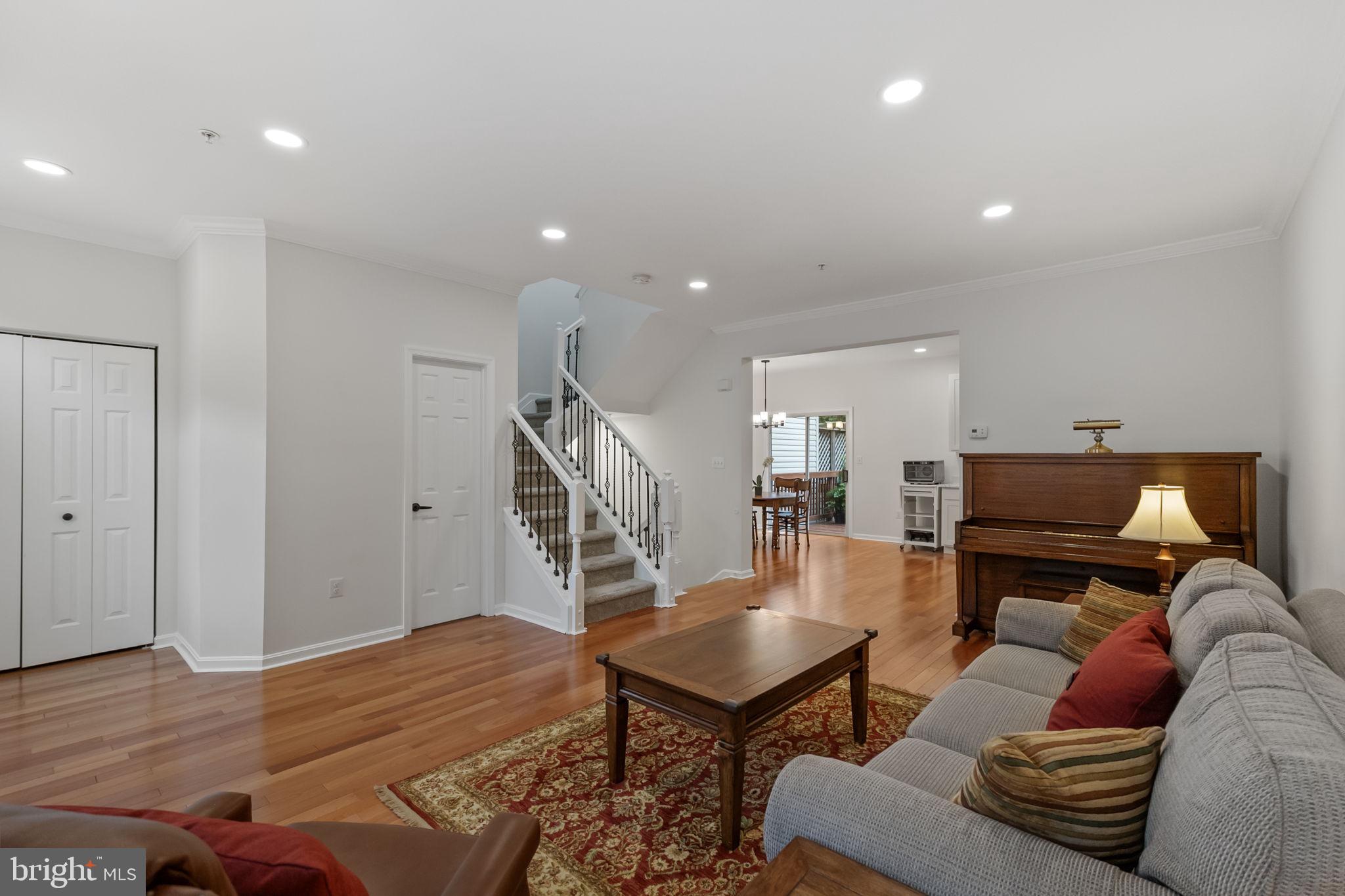 13357 Rushing Water Way Germantown, MD 20874 - Photo 8 of 30 Living room