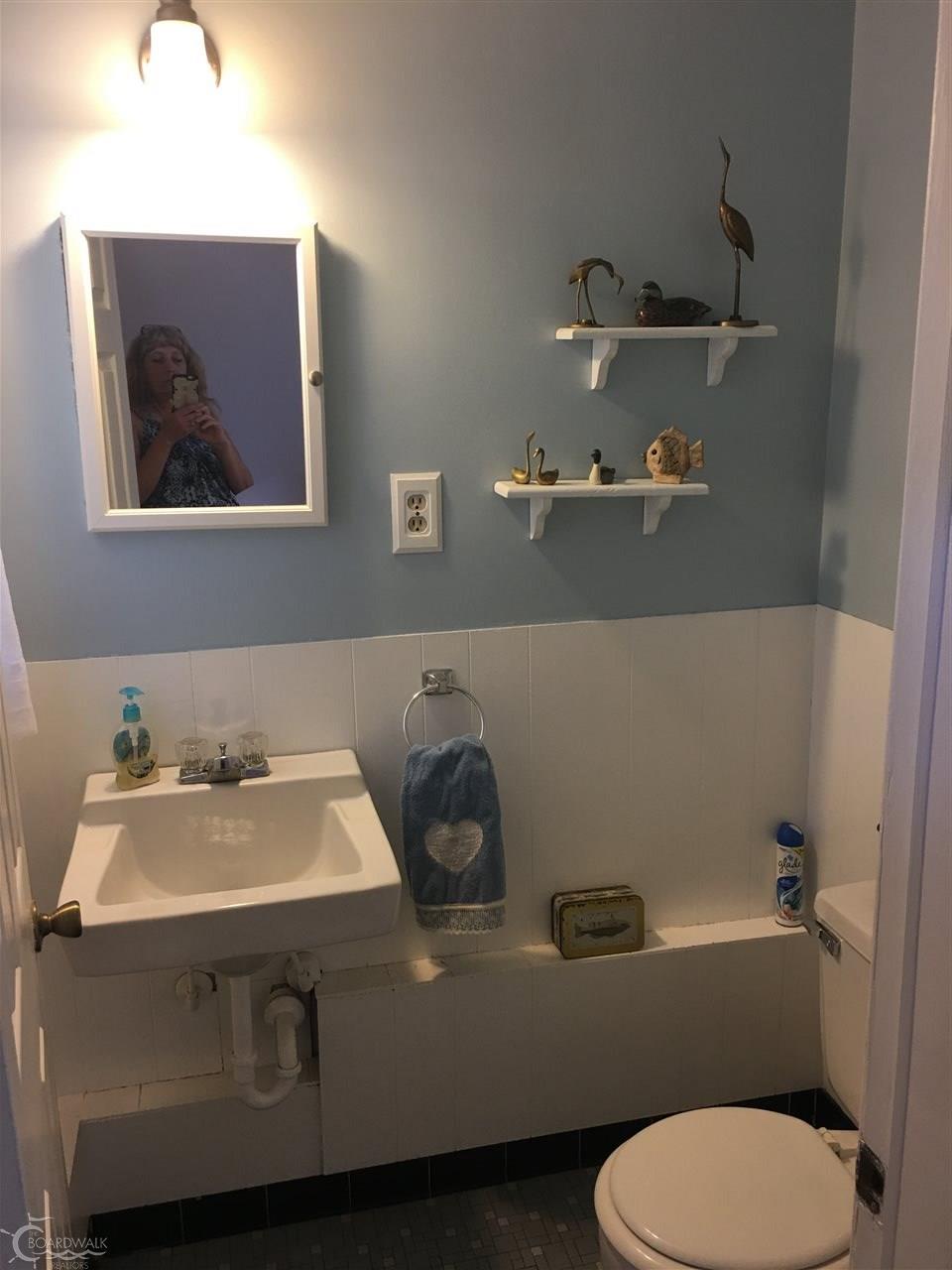 6301 Donaldson Road Troy, MI 48085 - Photo 20 of 50 Half Bath