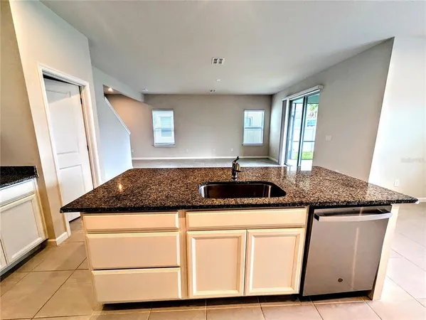 $2,600 | 5429 Spanish Moss Cove, Bradenton, FL 34203