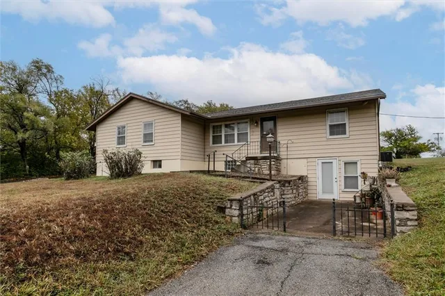 $350,000 | 12009 Merritt Road, Grandview, MO 64030